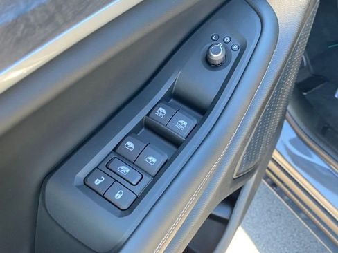 New 2025 Jeep Grand Cherokee L Limited w/ Luxury Tech Group II image 13