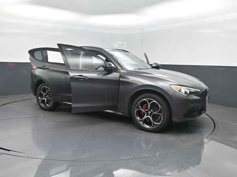 Used 2023 Alfa Romeo Stelvio Veloce AWD/4WD image 37