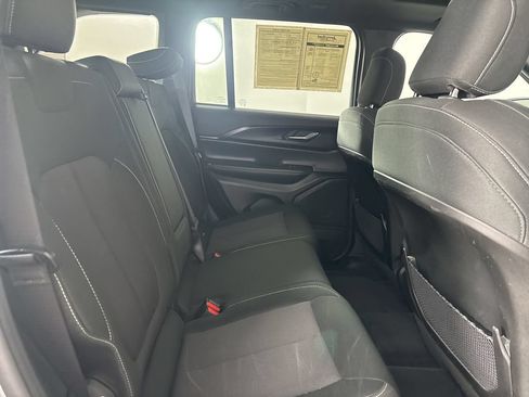 Used 2025 Jeep Grand Cherokee Laredo X w/ Luxury Tech Group I AWD/4WD image 26