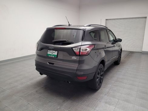 Used 2017 Ford Escape SE w/ SE Sport Appearance Package FWD image 9