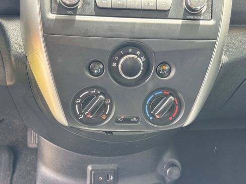 Used 2017 Nissan Versa SV FWD image 20