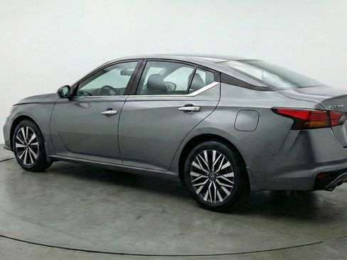 Used 2025 Nissan Altima 2.5 SV image 6