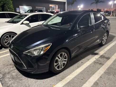Used 2016 Scion iA image 3