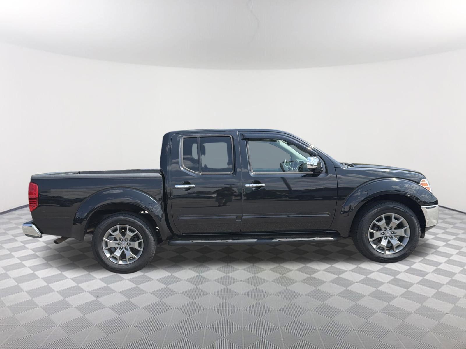 Used 2019 Nissan Frontier SL RWD image 17
