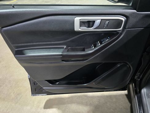 Used 2020 Ford Explorer XLT w/ Equipment Group 202A AWD/4WD image 23
