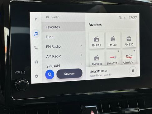 Used 2023 Toyota Corolla LE w/ Carpet Mat Package (TMS) image 17