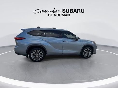 Used 2022 Toyota Highlander Platinum AWD/4WD image 9