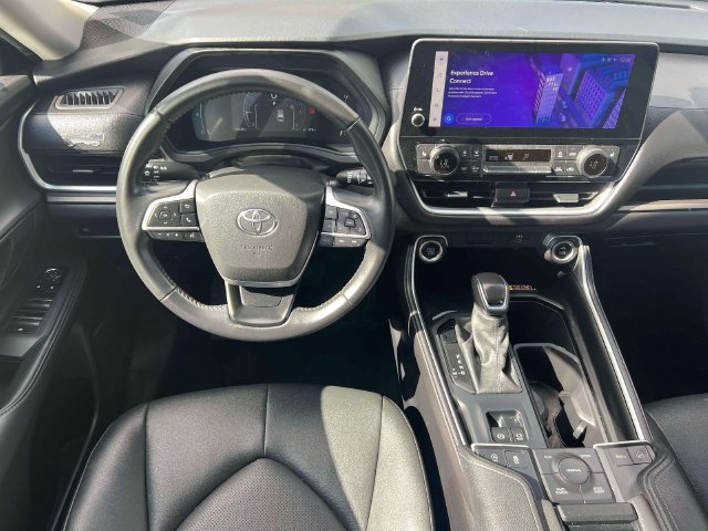 Certified 2025 Toyota Grand Highlander AWD image 17