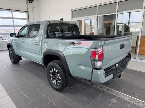 Used 2023 Toyota Tacoma TRD Off-Road w/ TRD Premium Off Road Package image 5