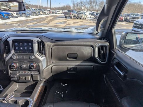 Used 2022 GMC Sierra 1500 SLT w/ SLT Premium Package image 4