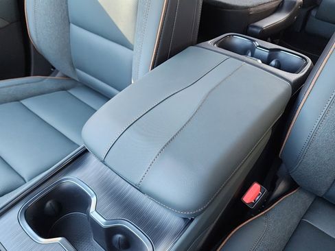 New 2026 GMC Acadia AT4 w/ Super Cruise Package image 33