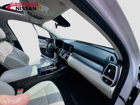 Used 2021 Kia Sorento S w/ Panoramic Sunroof Package AWD/4WD image 42