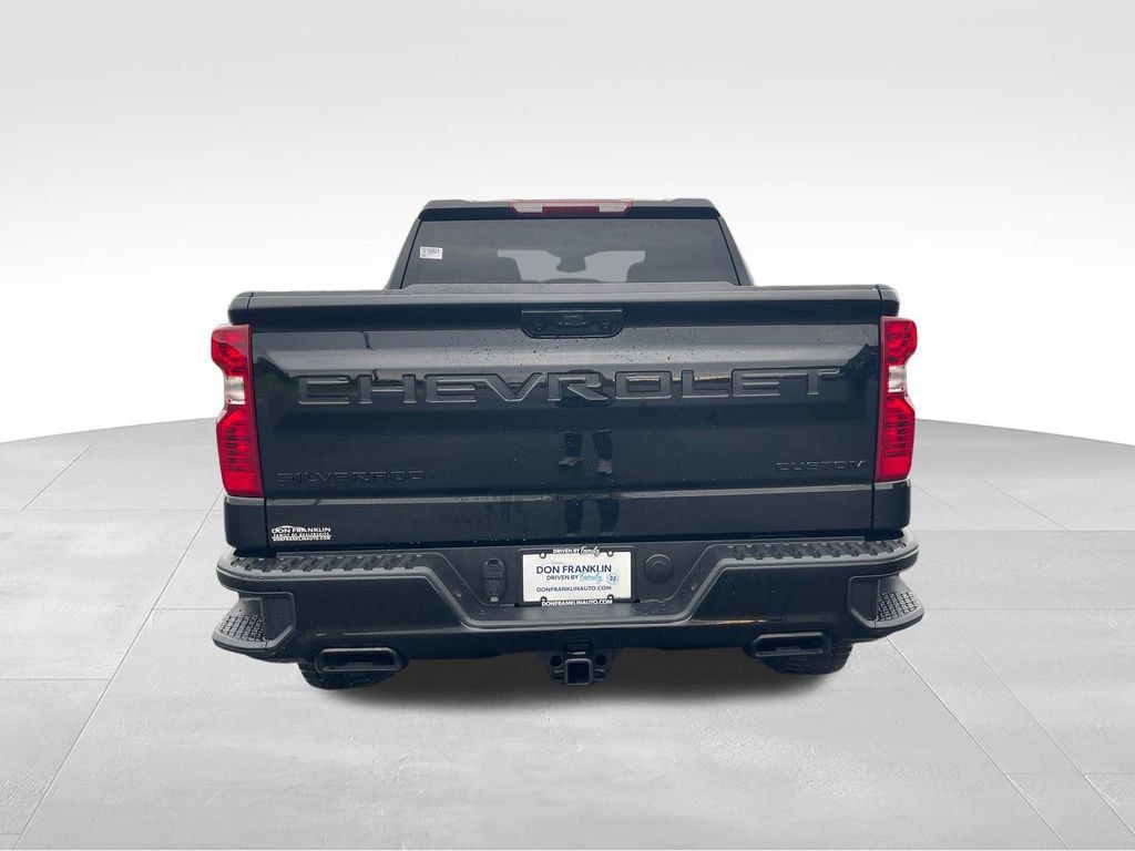 Used 2026 Chevrolet Silverado 1500 Custom Trail Boss w/ LPO, Dark Essentials Package AWD/4WD image 4