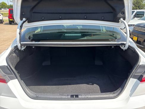 Used 2026 Toyota Camry SE FWD image 30