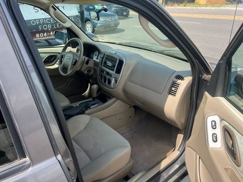 Used 2005 Ford Escape XLT AWD/4WD image 9