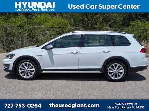 Used 2017 Volkswagen Golf Alltrack SE AWD/4WD image 2