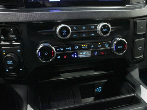 Used 2024 Ford F350 Platinum w/ FX4 Off-Road Package AWD/4WD image 28
