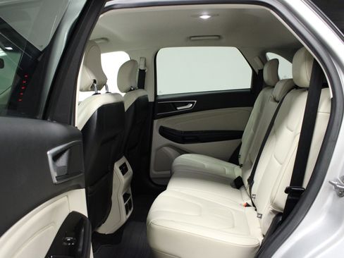 Used 2016 Ford Edge Titanium w/ Technology Package image 13