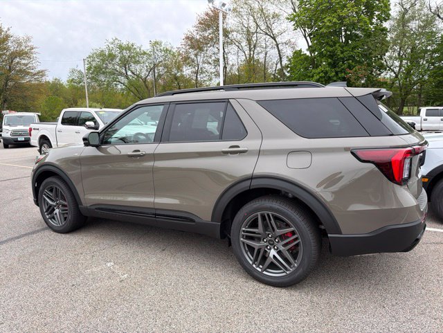 New 2026 Ford Explorer ST-Line w/ ST-Line Street Pack AWD/4WD image 6