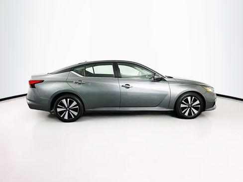 Used 2020 Nissan Altima 2.5 SL FWD image 10