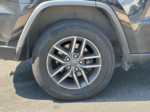 Used 2020 Jeep Grand Cherokee Limited AWD/4WD image 24