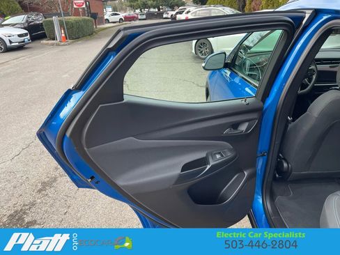 Used 2023 Chevrolet Bolt EUV LT image 37