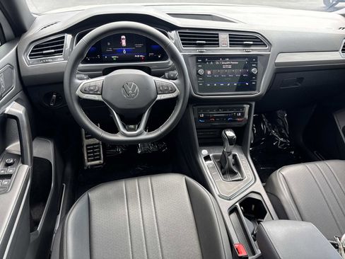 Certified 2023 Volkswagen Tiguan SE R-Line image 7