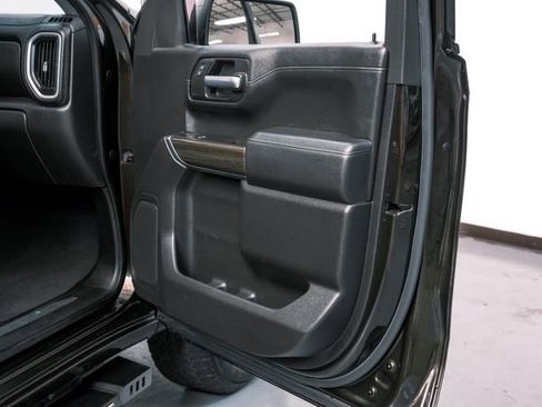 Used 2019 Chevrolet Silverado 1500 LT Trail Boss w/ Convenience Package image 38