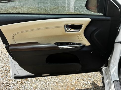 Used 2015 Toyota Avalon Limited FWD image 10
