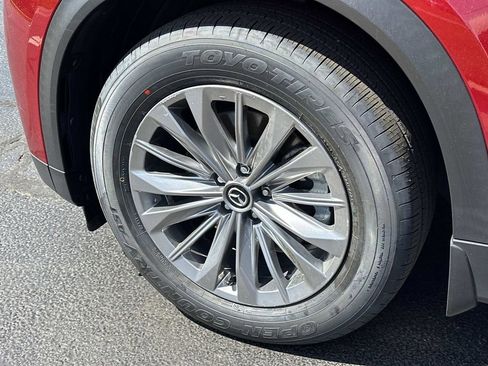 Certified 2024 MAZDA CX-90 Plug-In Hybrid w/ Preferred AWD/4WD image 33