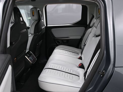 Used 2022 Rivian R1T Adventure AWD/4WD image 33