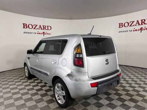 Used 2010 Kia Soul + w/ Audio Pkg FWD image 6