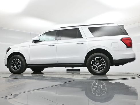 Used 2024 Ford Expedition Max XLT image 53