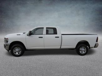 Used 2026 RAM 2500 Tradesman w/ Chrome Appearance Group AWD/4WD video 3