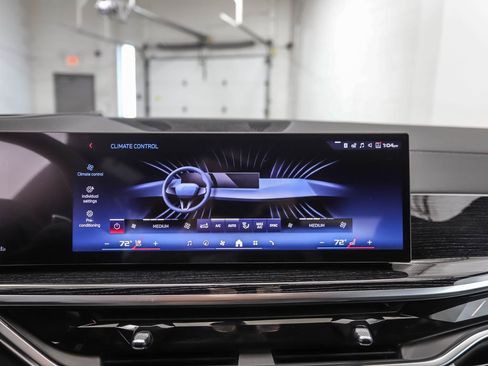 Used 2026 BMW X5 M60i image 15