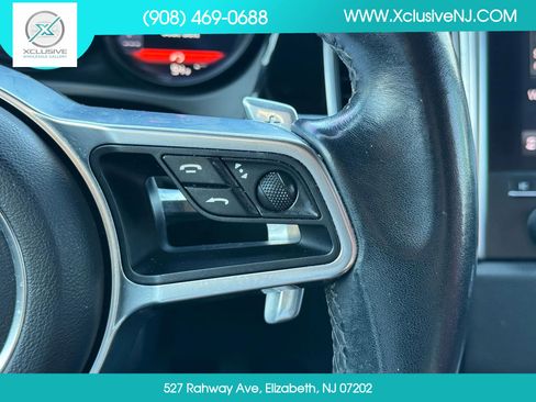 Used 2017 Porsche Macan Turbo image 13