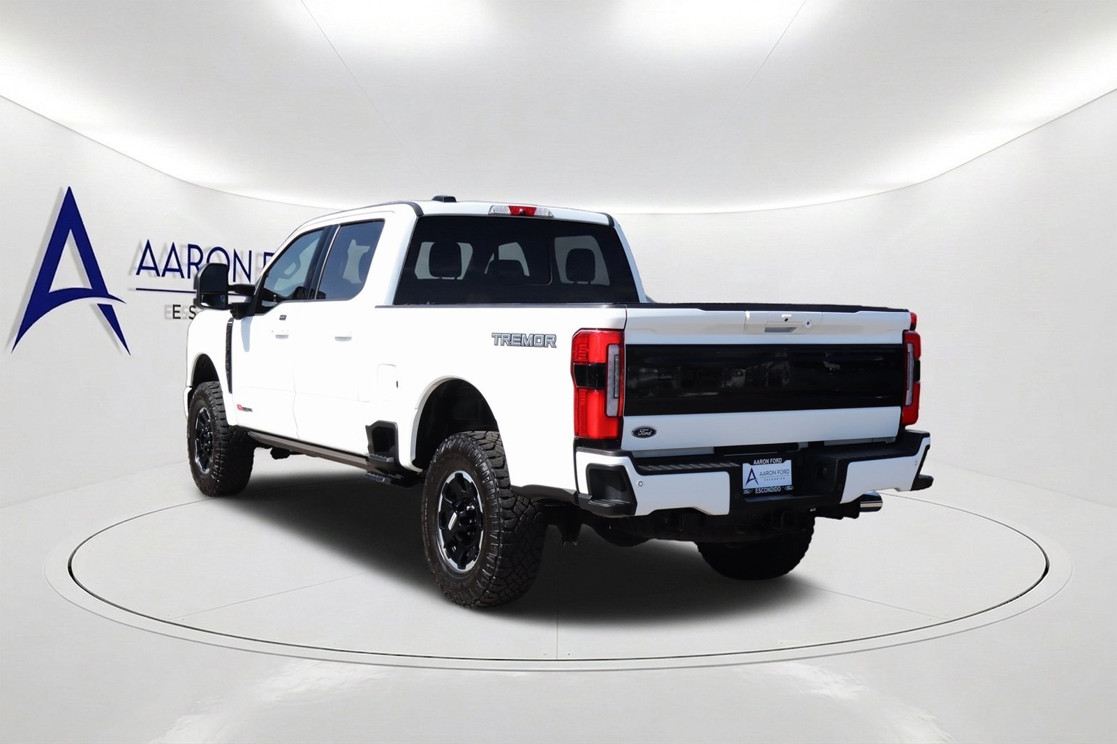 Used 2025 Ford F250 Platinum w/ Tremor Off-Road Package AWD/4WD image 7