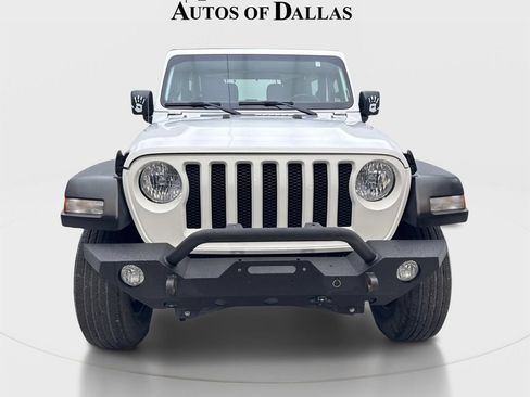 Used 2022 Jeep Wrangler Sport AWD/4WD image 3
