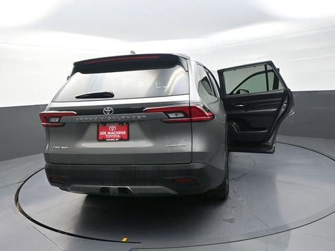 Used 2026 Toyota Grand Highlander Limited AWD/4WD image 30