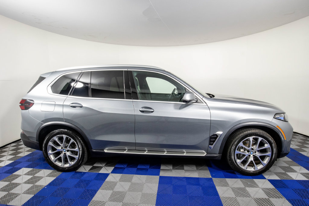 Used 2024 BMW X5 xDrive40i w/ Premium Package AWD/4WD image 5