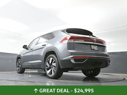Used 2024 Volkswagen Atlas Cross Sport SE image 57