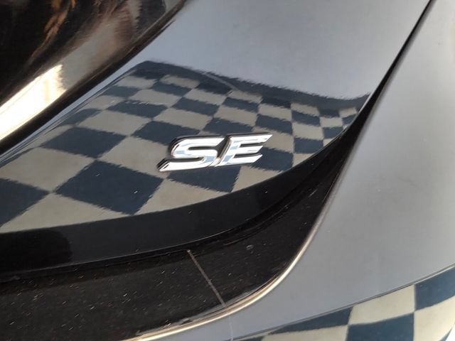 Used 2020 Toyota Camry SE FWD image 7