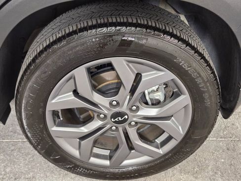 Used 2024 Kia Seltos S AWD/4WD image 14
