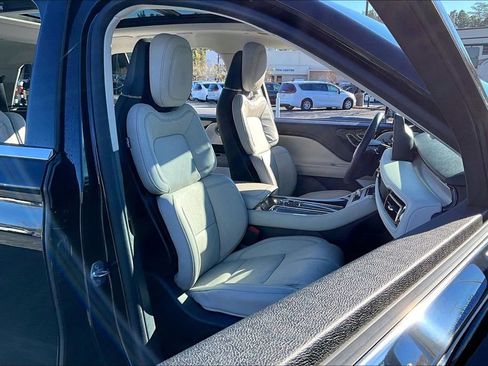 Used 2025 Lincoln Aviator Reserve w/ Equipment Group 201A image 7