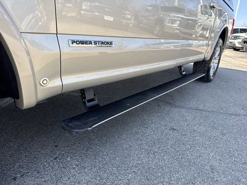Used 2018 Ford F150 Platinum w/ Equipment Group 701A Luxury image 10