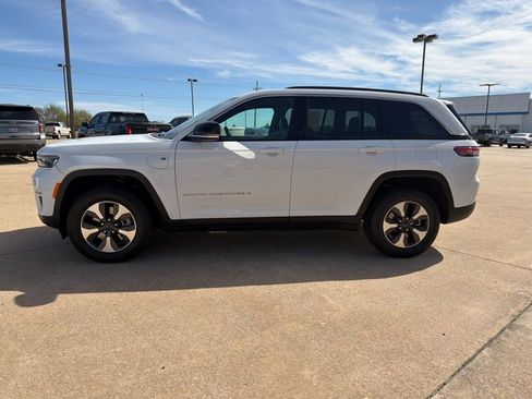 Used 2024 Jeep Grand Cherokee Limited 4xe image 7