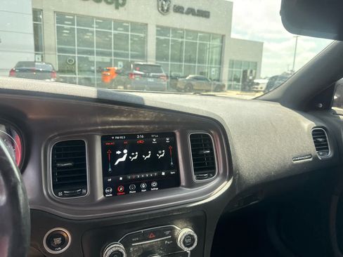 Used 2023 Dodge Charger SXT RWD image 5