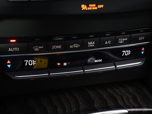 Used 2016 Mercedes-Benz E 350 4MATIC Sedan image 29