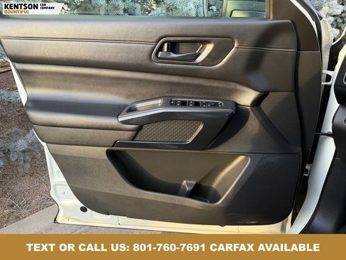 Used 2024 Nissan Pathfinder S AWD/4WD image 16