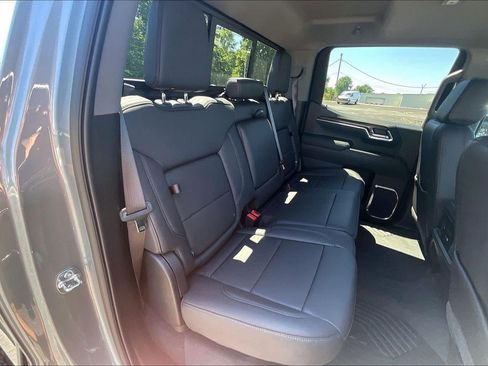 Used 2025 Chevrolet Silverado 1500 LT Trail Boss w/ LT Trail Boss Premium Package AWD/4WD image 24
